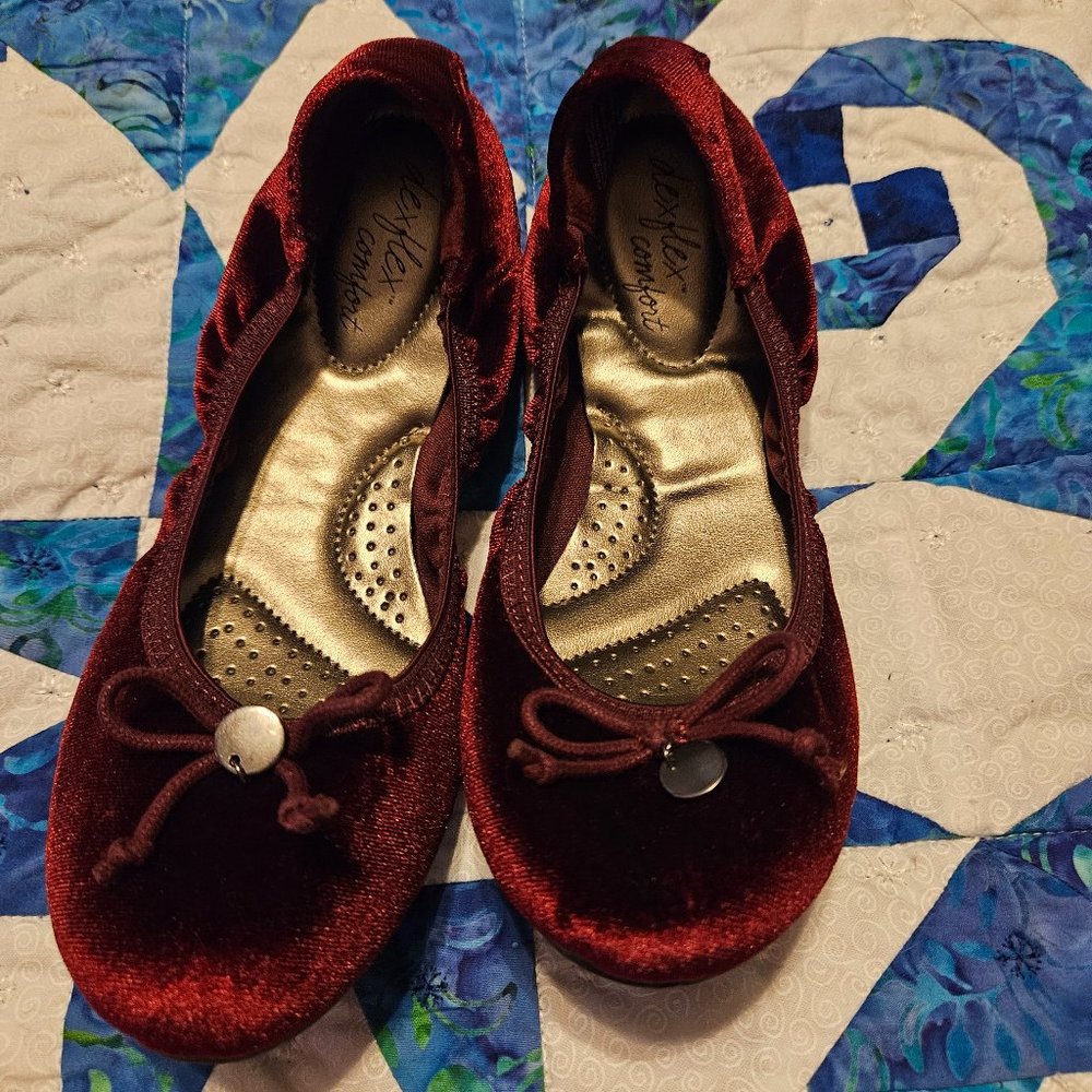 Red velvet women's scrunched flats